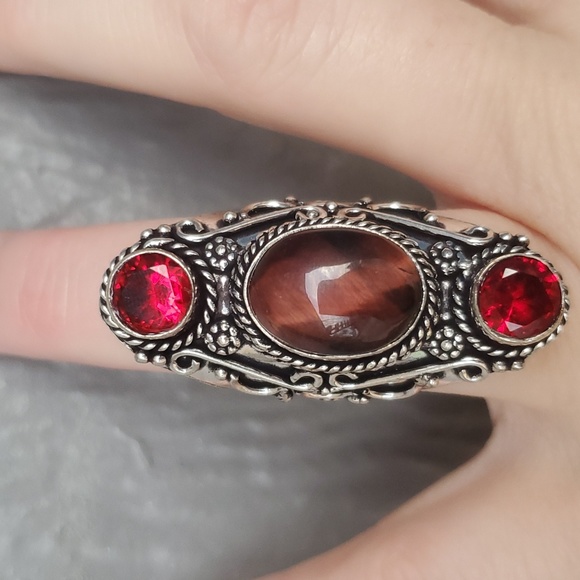 New Red Tiger Eye and Garnet 925 Silver Statement Ring. - Picture 11 of 16